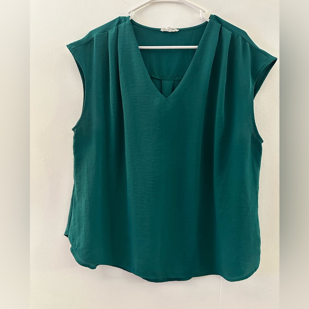 maurices sleeveless beautiful top X-Large